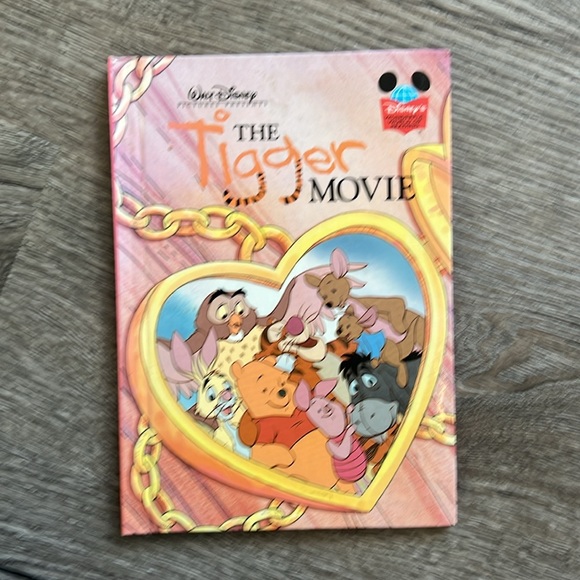 SPECIAL!! 3/$21 Books 📚 Vintage Lot of 2 Y2K Disney books early 2000’s - Picture 2 of 6